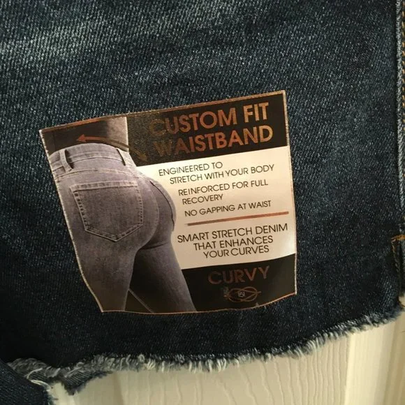 One 5 One Stretchy Curvy Denim Shorts - Picture 4 of 7